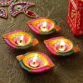 Delightful Set of 4 Diya Set