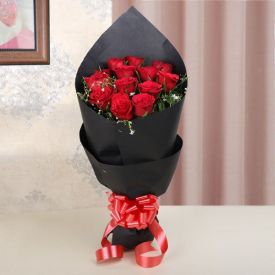 Bunch of Charming Red Roses