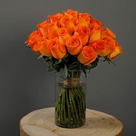 Orange roses N vase