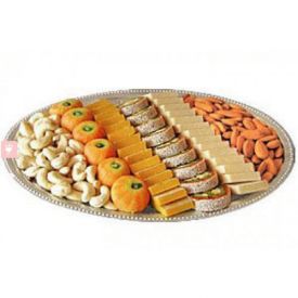 500 grams mix sweets and 500 grams dry fruits in Thali