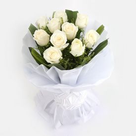 10 white roses
