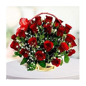 Red Roses iN basket