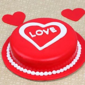 Love Valentine Cake