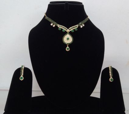 Pendant Set Green & gold