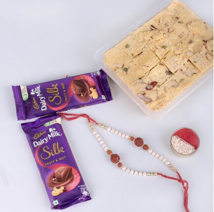 Soan Papdi With 2 Sets Rakhi