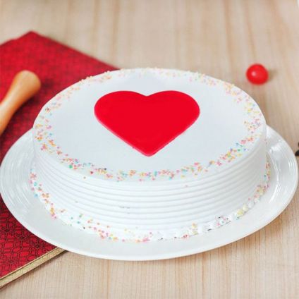 Vanilla Cake with fondant heart