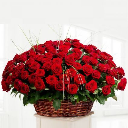 Red Roses Basket