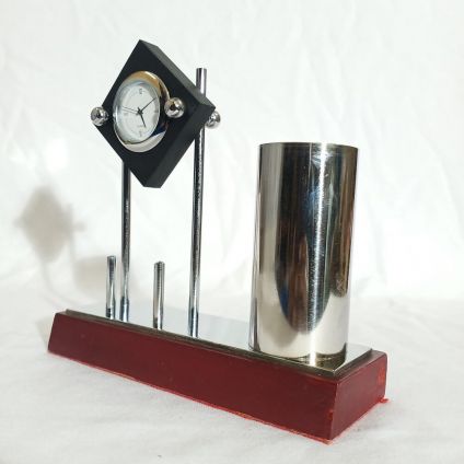 Pen Stand with Clock