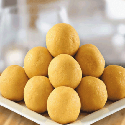 Besan Laddu With Gulal