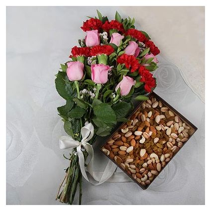 Bunch of 20 Mix Flowers with Assorted 500gm Dry Fruits