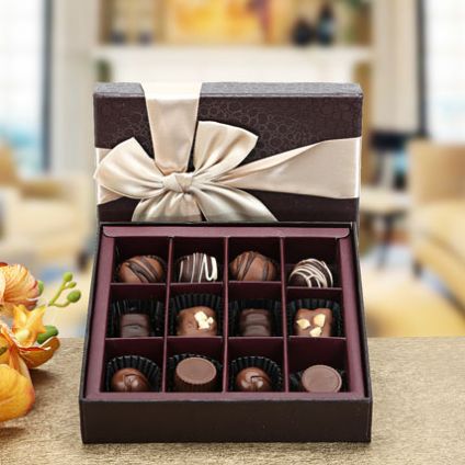 Chocolate birthday gifts | Chocolate gift box | Signature Gold Medium -18  chocolates – ZOROY