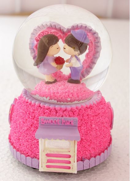 Valentine Gifts Snow Globe Cute Couple